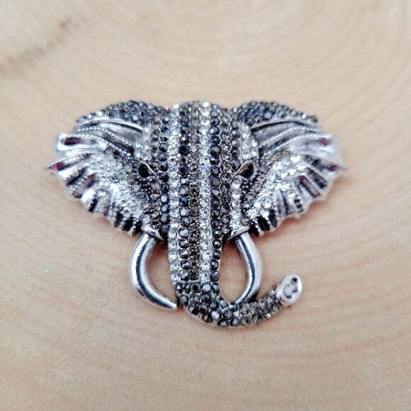 Brand New 2 In 1 Grey Silver Elephant Rhinestone Brooch Pin & Pendant - Picture 1 of 10